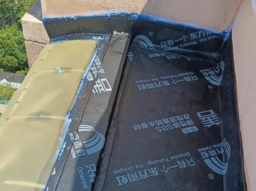 小區(qū)飄窗做防水堵漏